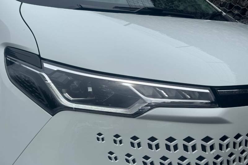 Maxus  Mpv White #35