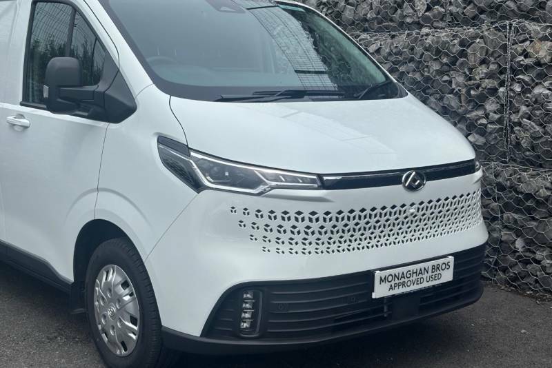 Maxus  Mpv White #3