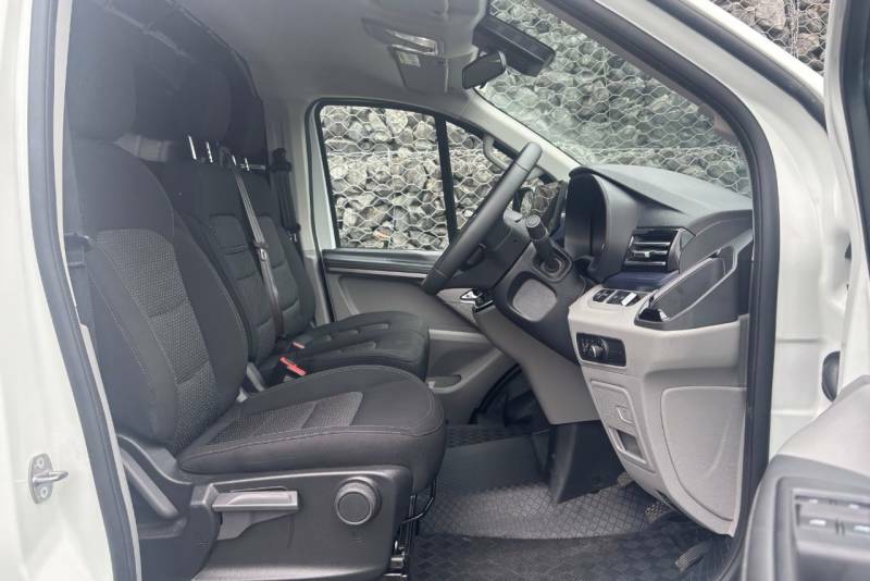 Maxus  Mpv White #19