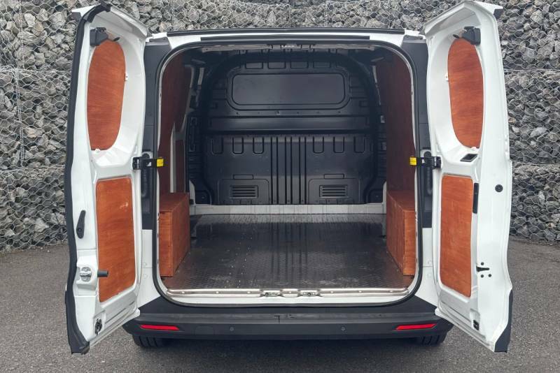 Maxus  Mpv White #10