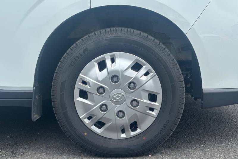Maxus  Mpv White #34