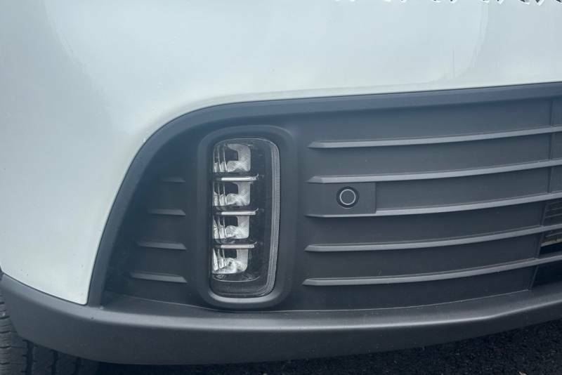 Maxus  Mpv White #38