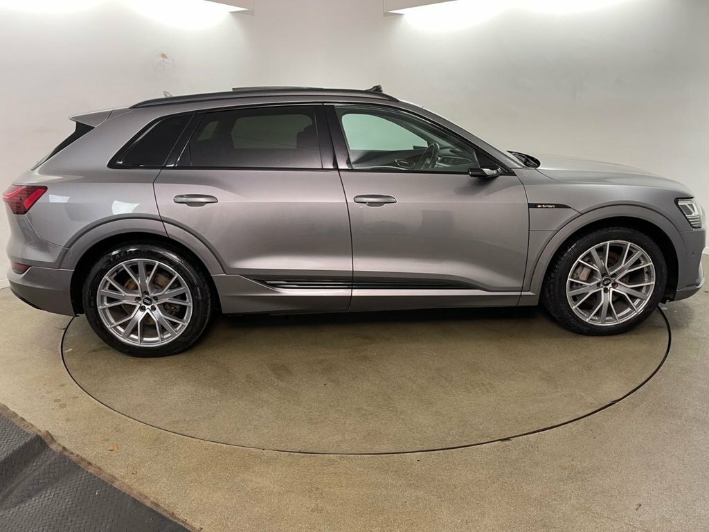Audi E-tron Suv WR69YHN Grey #4