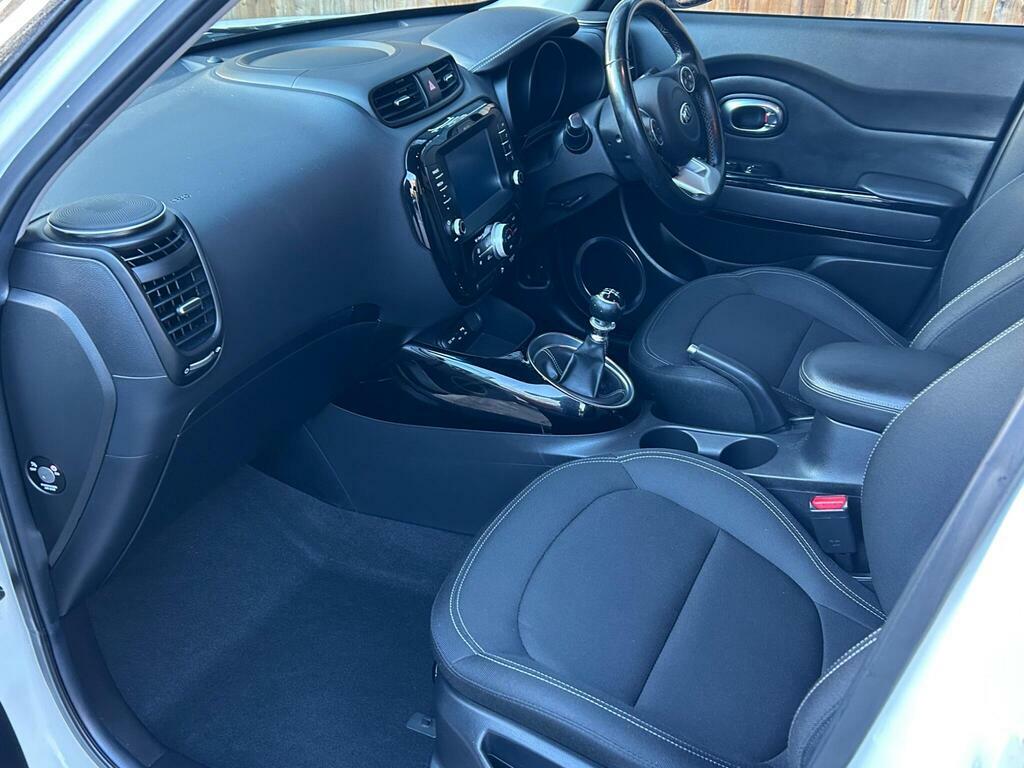 Kia Soul 1.6 Crdi 2 Euro 6 White #4