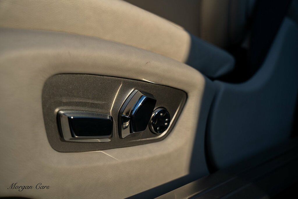 Rolls-Royce Wraith V12 Black #75