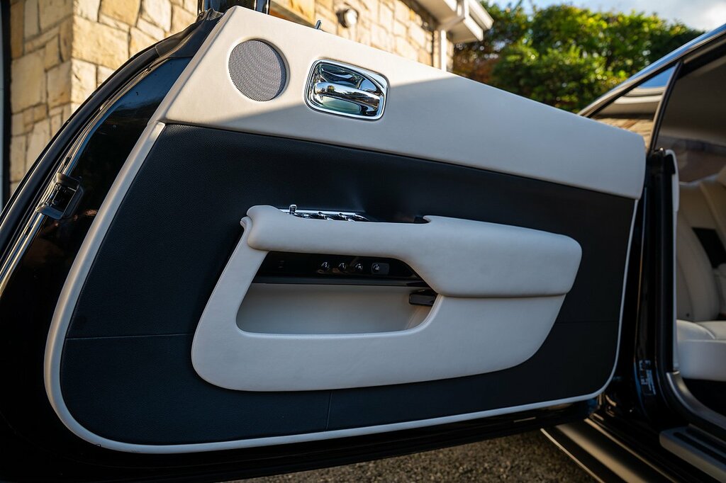 Rolls-Royce Wraith V12 Black #53