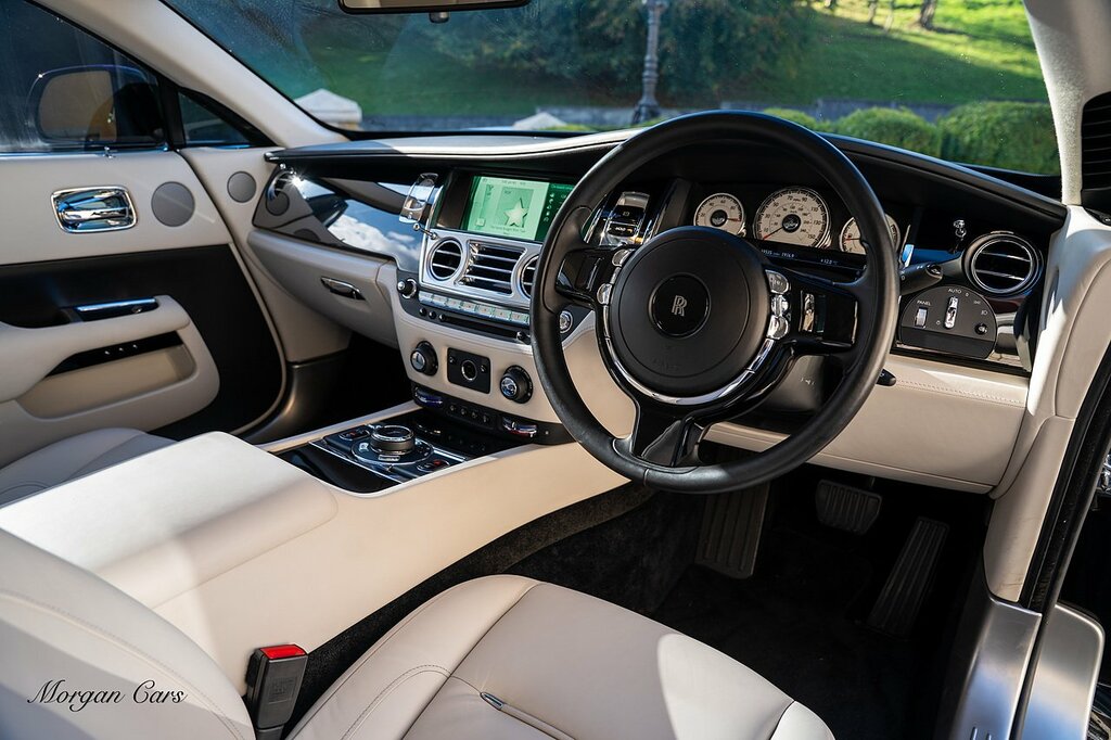 Rolls-Royce Wraith V12 Black #51