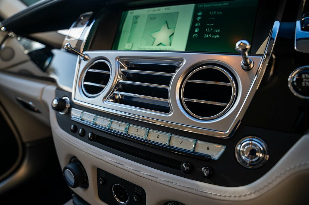 Rolls-Royce Wraith V12 Black #67