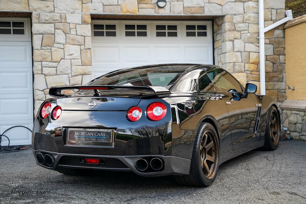 Nissan GT-R Coupe White #11
