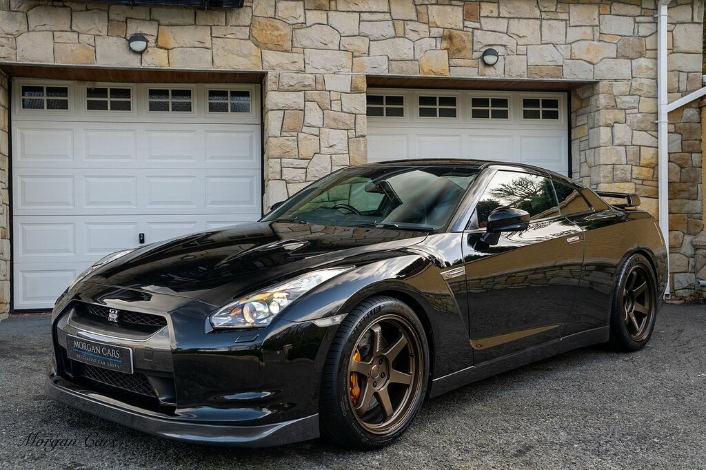 Nissan GT-R Coupe White #28