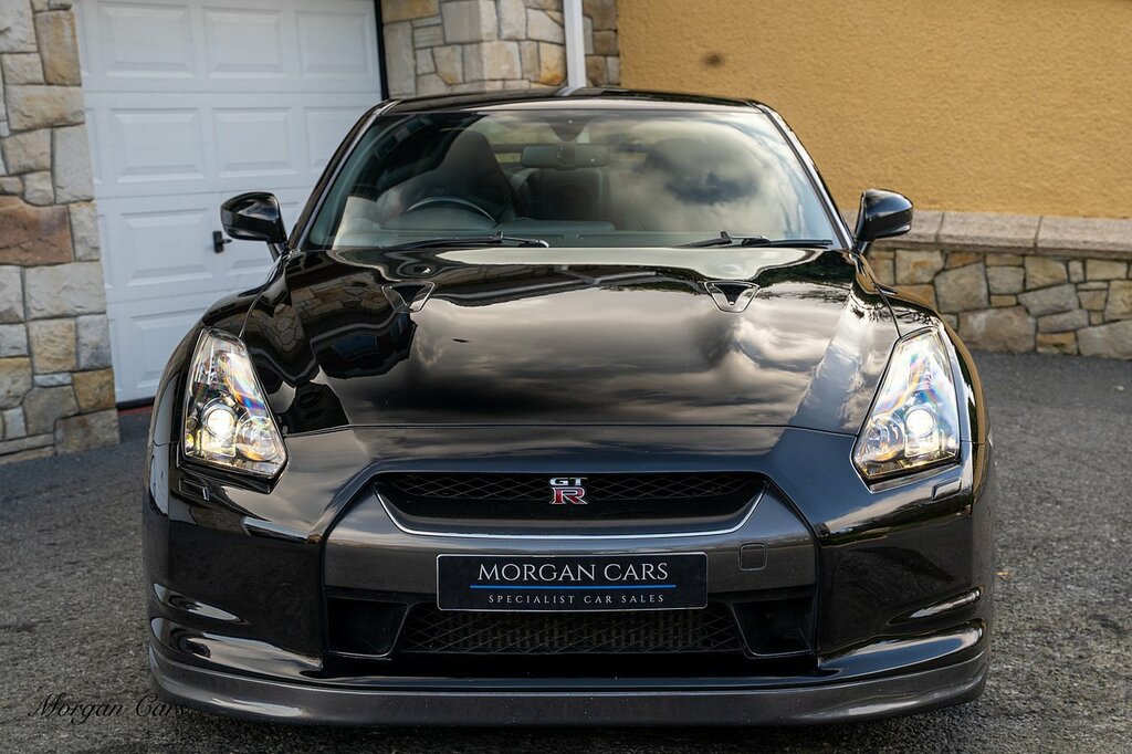 Nissan GT-R Coupe White #27