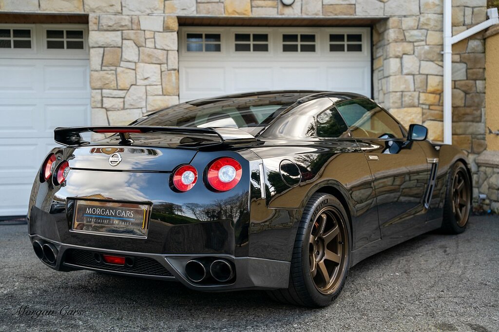 Nissan GT-R Coupe White #12
