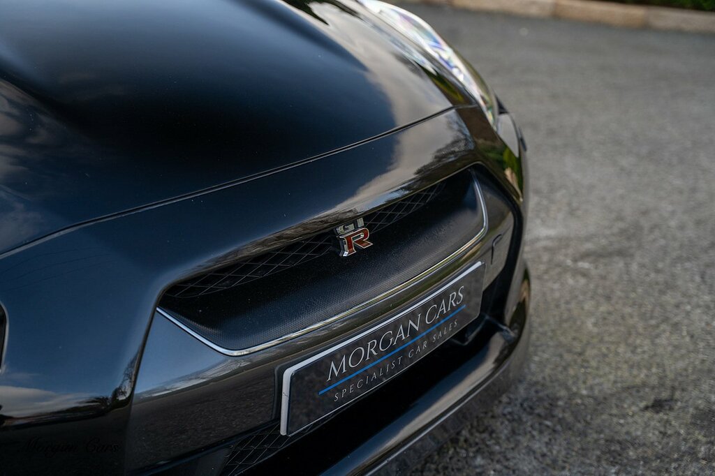Nissan GT-R Coupe White #24
