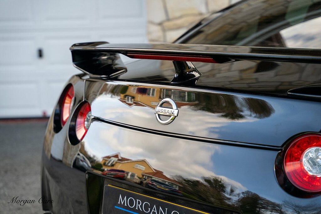 Nissan GT-R Coupe White #14