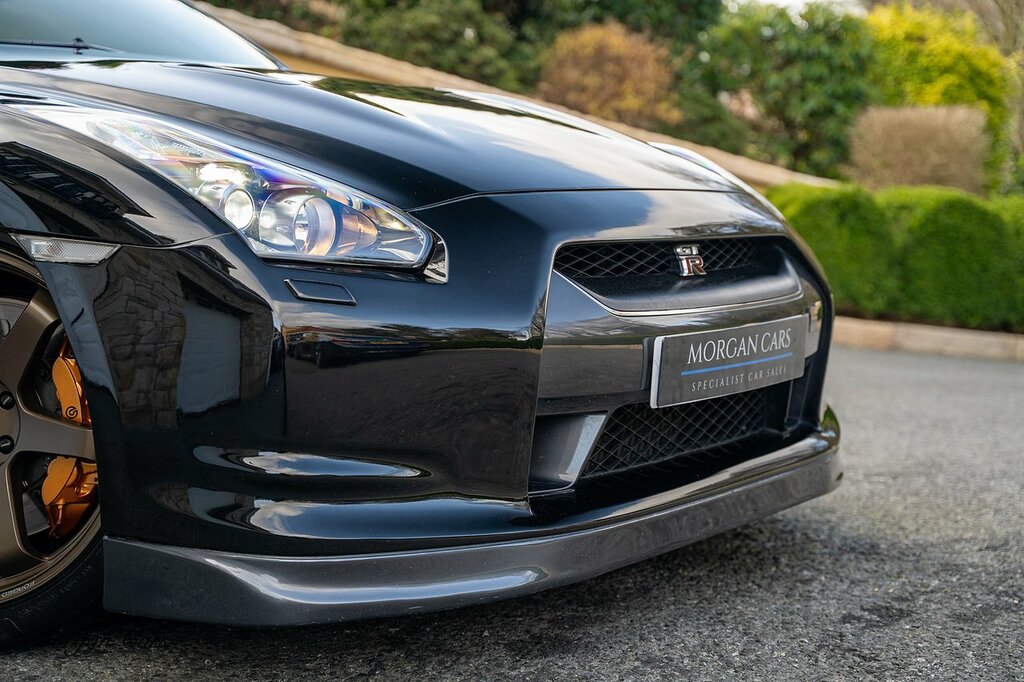 Nissan GT-R Coupe White #21