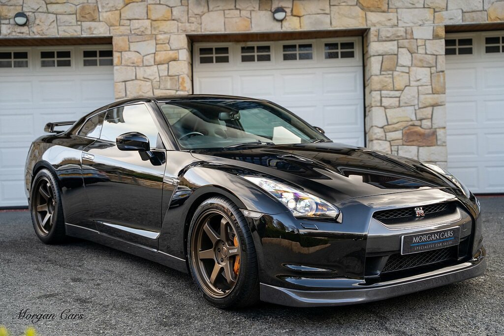 Nissan GT-R Coupe White #1