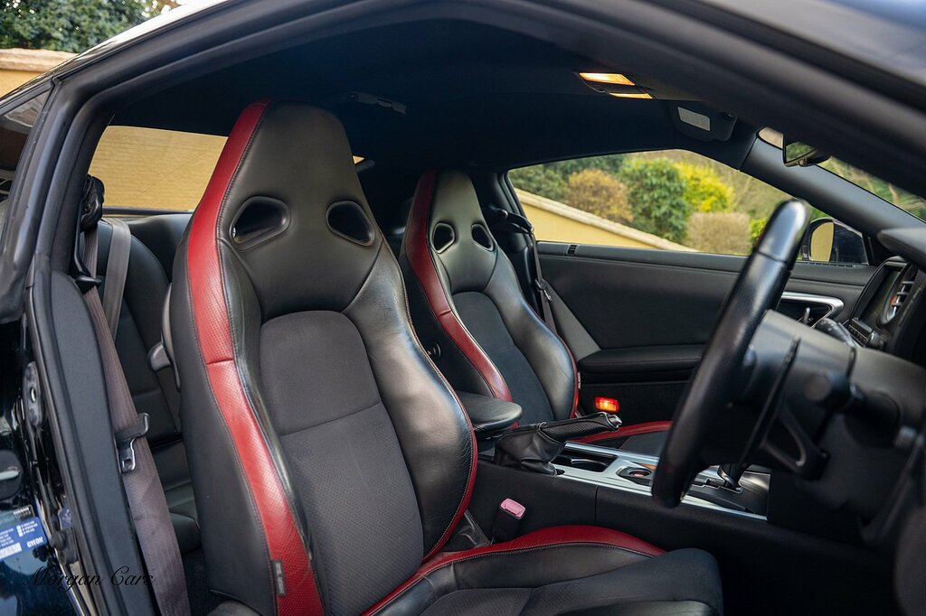Nissan GT-R Coupe White #31