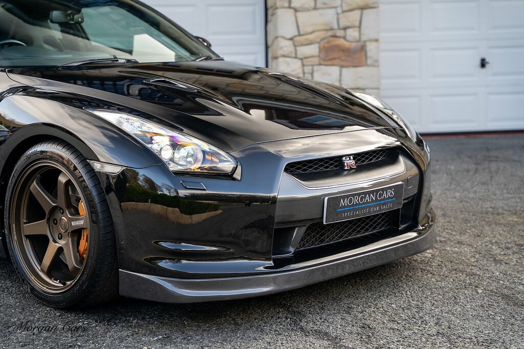 Nissan GT-R Coupe White #2
