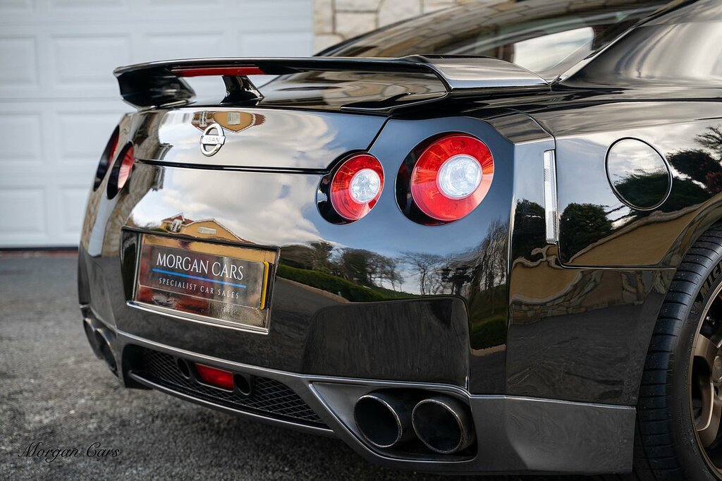 Nissan GT-R Coupe White #13