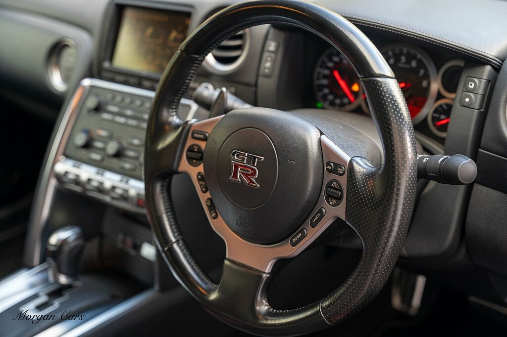 Nissan GT-R Coupe White #34