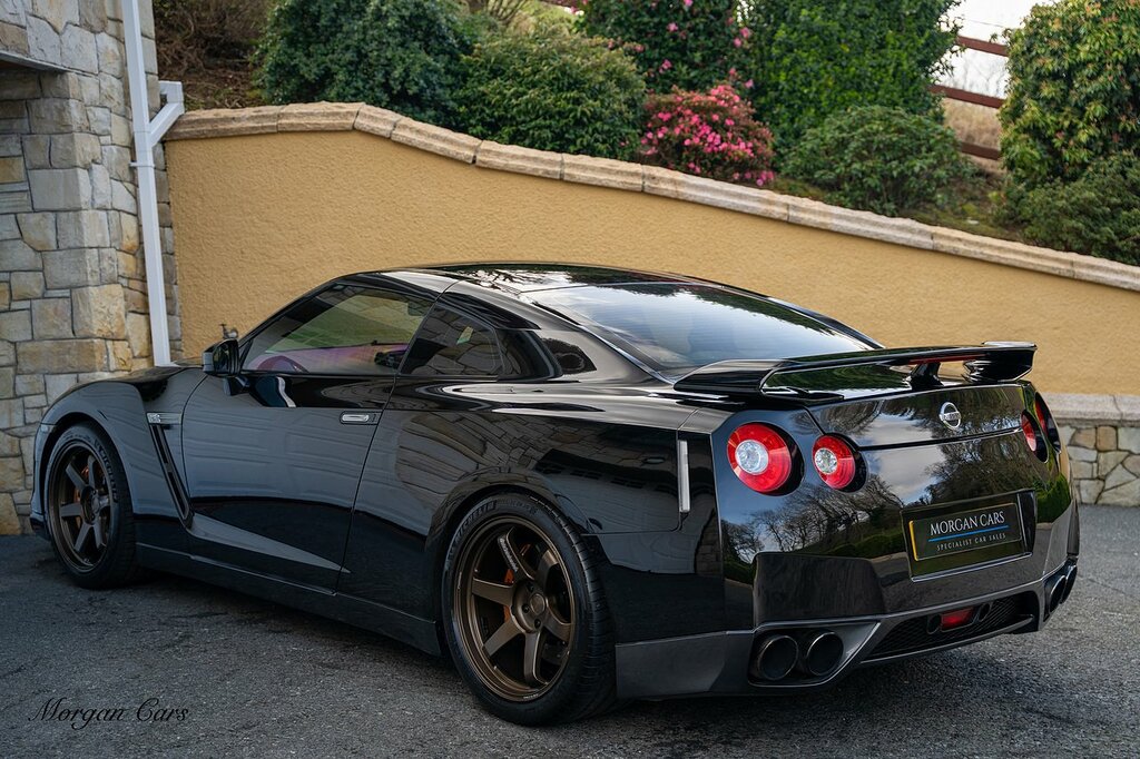 Nissan GT-R Coupe White #15