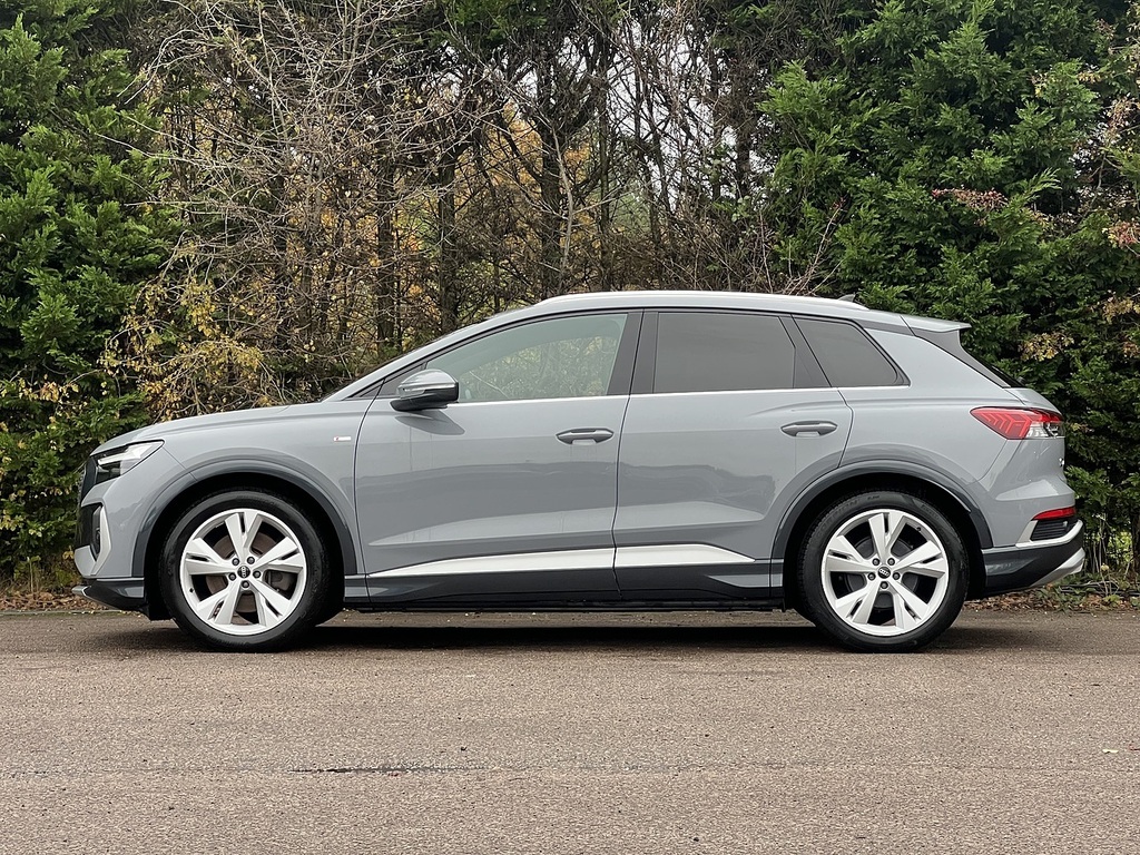Audi Q4 E Tron 40 S Line Suv 82Kwh 204 Ps P CK22MKX Grey #4