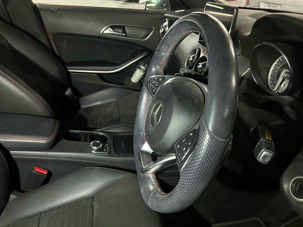 Mercedes-Benz CLA Class Cla180 Amg Sport  #6