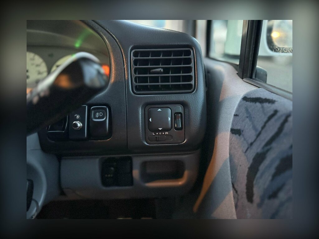 Mazda Bongo Mpv 202121 White #23