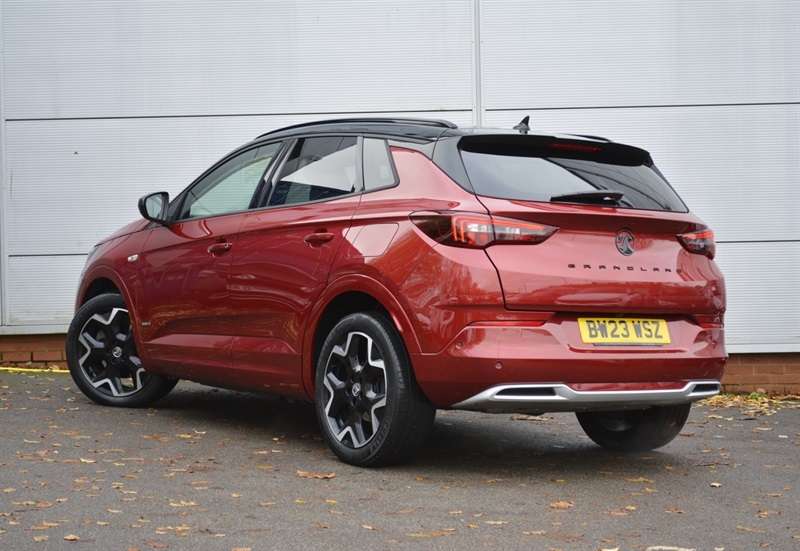 Vauxhall Grandland 1.6 14.2Kwh Ultimate Suv Plug-in Hybrid BW23WSZ Red #4