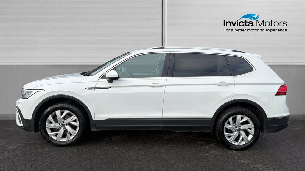 Volkswagen Tiguan Life CA72ZBL White #6