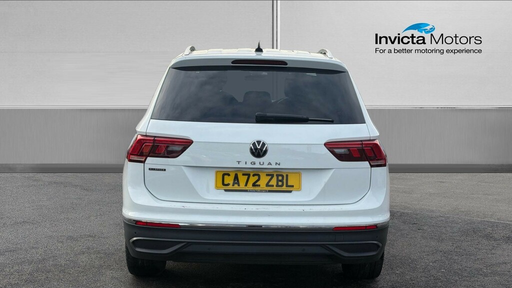Volkswagen Tiguan Life CA72ZBL White #4