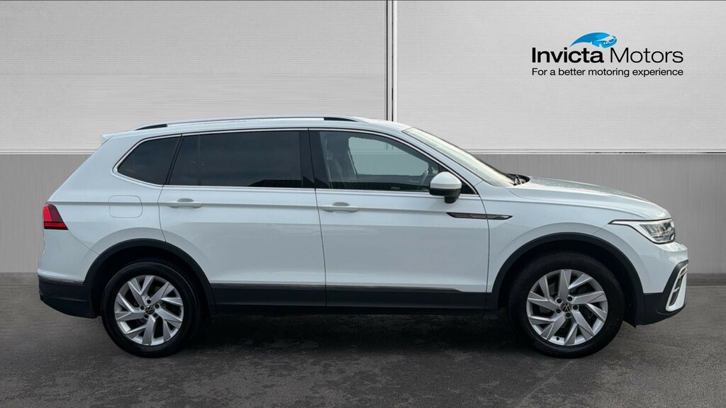 Volkswagen Tiguan Life CA72ZBL White #2