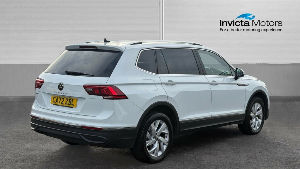 Volkswagen Tiguan Life CA72ZBL White #3