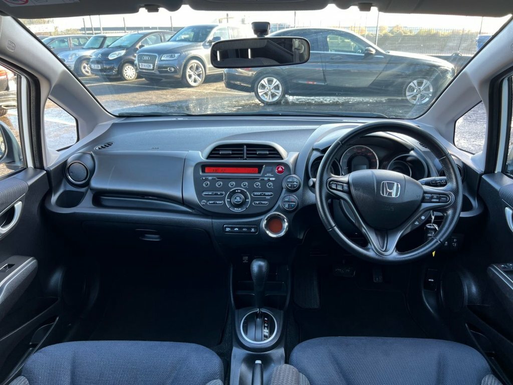 Honda Jazz 1.4L Es Plus ML15OJU White #5