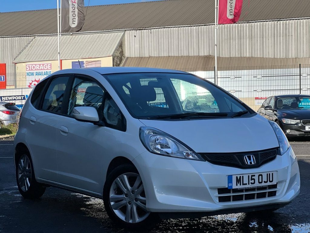 Honda Jazz 1.4L Es Plus ML15OJU White #3