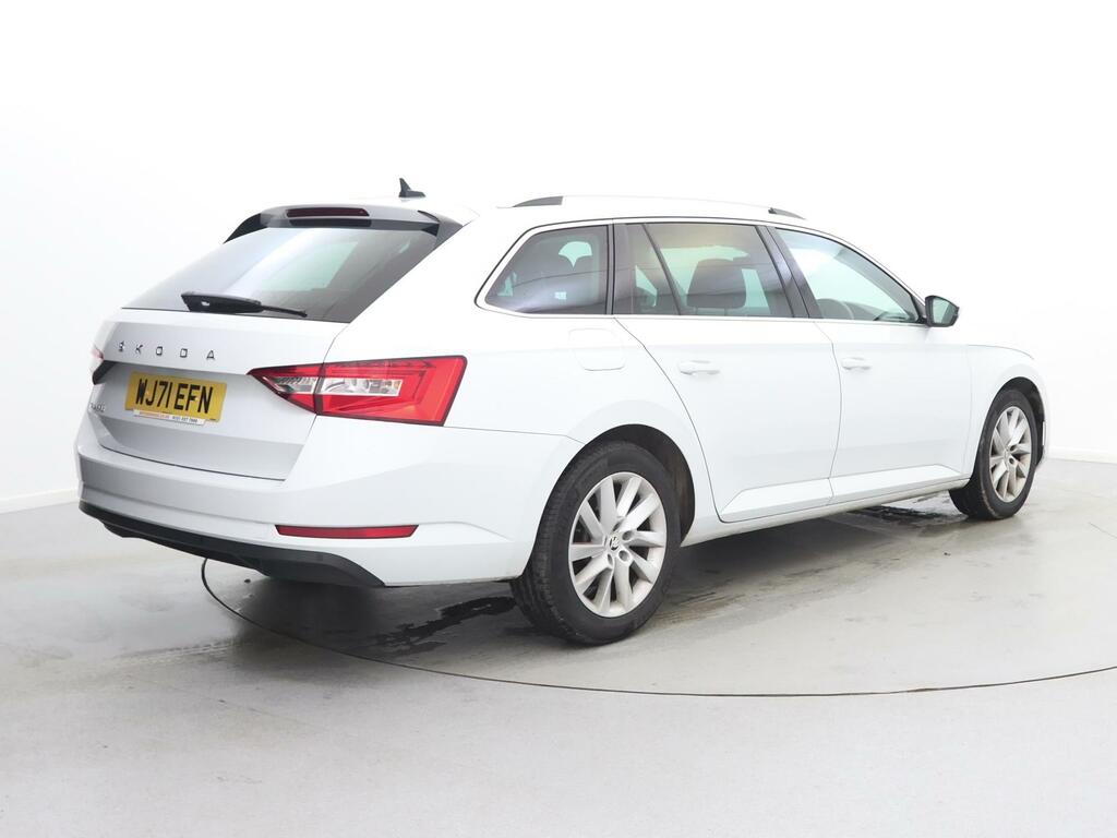 Skoda Superb 2.0 Tdi Cr Se Technology Dsg White #5