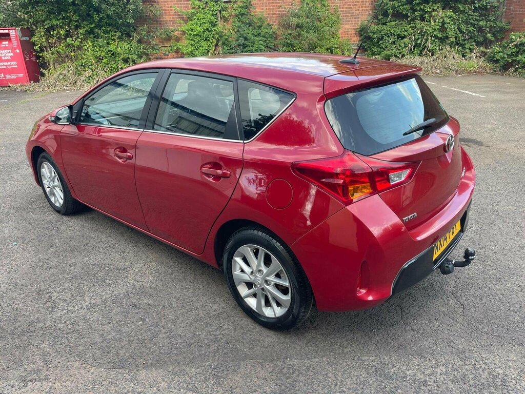 Toyota Auris Hatchback 1.6 V-matic Icon Euro 5 201414 NX14PBY Red #2