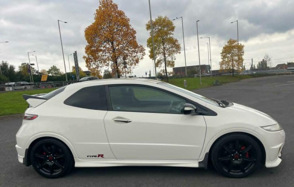 Honda Civic Hatchback 2.0 I-vtec Type R Championship White White #6