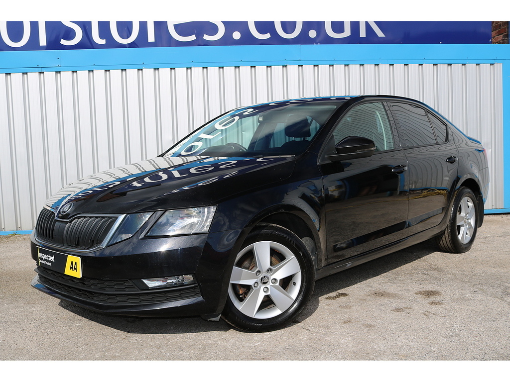Skoda Octavia Tdi Se SH67PXO Black #4