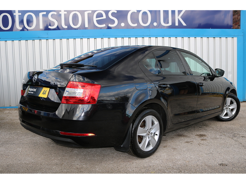 Skoda Octavia Tdi Se SH67PXO Black #6