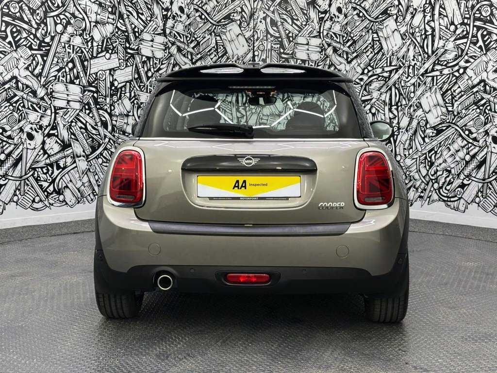 Mini Hatch 1.5L Cooper Exclusive Silver #6
