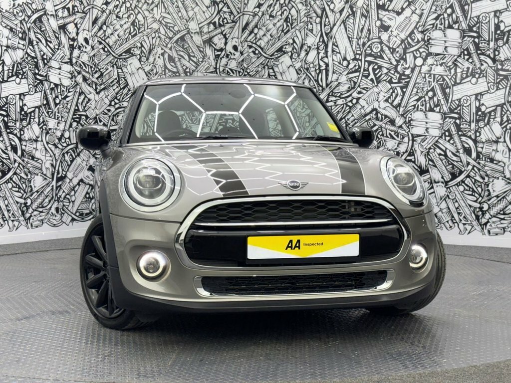 Mini Hatch 1.5L Cooper Exclusive Silver