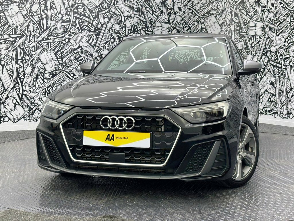 Audi A1 2L S Line Competition Black #3