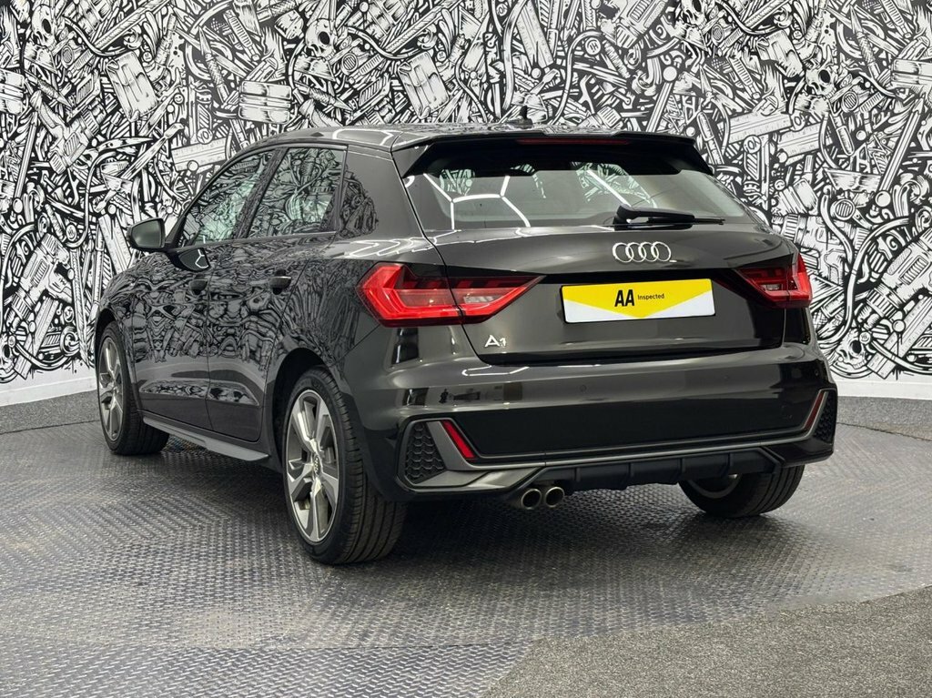 Audi A1 2L S Line Competition Black #5