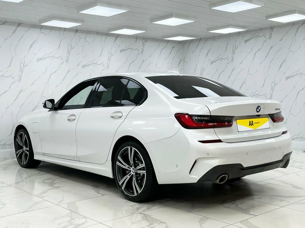 BMW 3 Series 2L M Sport White #6