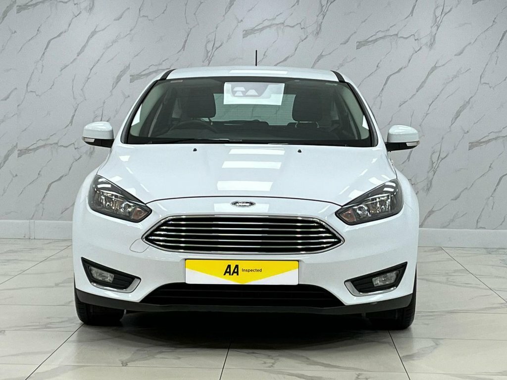 Ford Focus 1L Titanium White #3