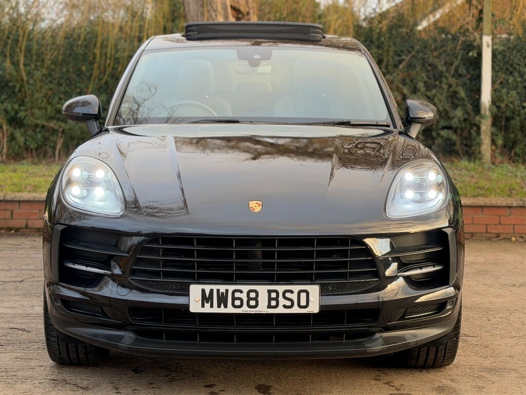 Porsche Macan 2.0T Pdk 4Wd Euro 6 Ss MW68BSO Black #2
