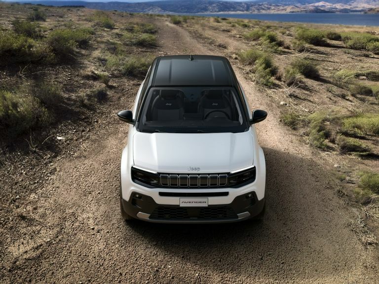 Jeep Avenger 115Kw E-summit 54Kwh White #4