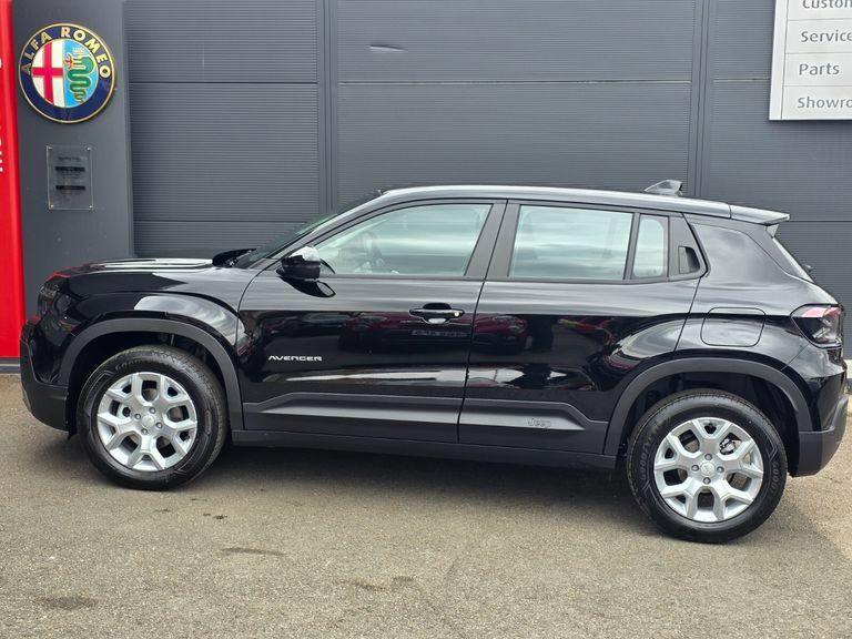 Jeep Avenger 1.2 Altitude Black #4