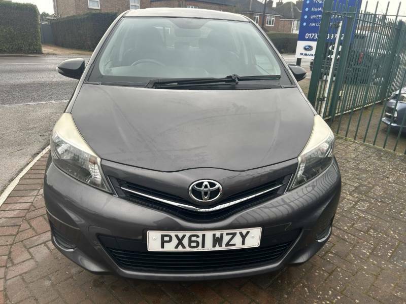 Toyota Yaris 1.33 Vvt-i Tr - 2011 61 PX61WZY Grey #2